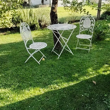 Appartement Mini Wellness Studio-near The Airport *